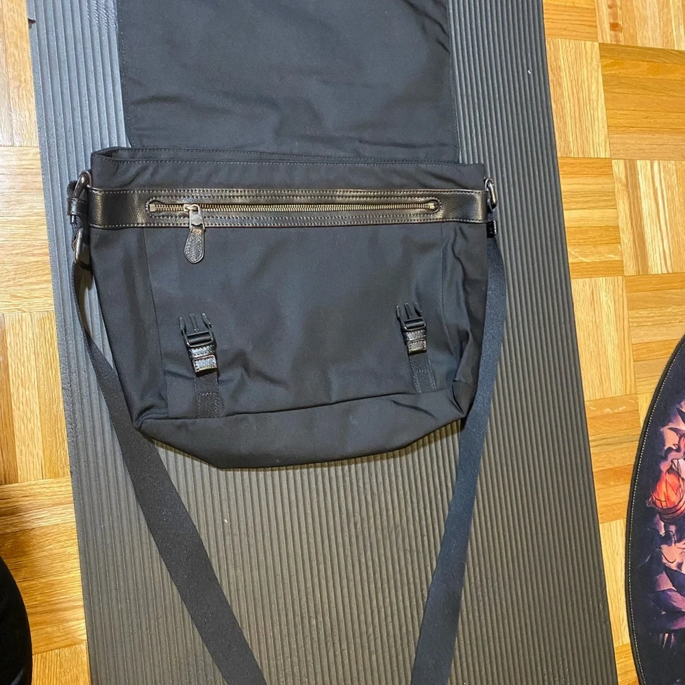 Coach black messenger bag - Picture 2 of 3